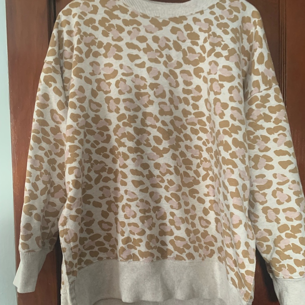 ANIMAL PRINT SWEATER